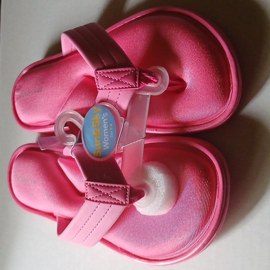 Sun And Sky Women Memory Foam Pink Sandal Nwt Size Small 5 To 6